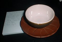 Любимая вечерняя чашечка для зеленых чаев товарища Шумакова. Маленькая, глиняная, глазурированная, с неподходяшим, но прикольным блюдцем