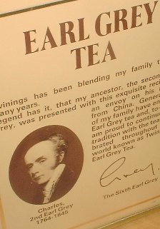 Тот самый Грей на банке одноименного чая от Twinings