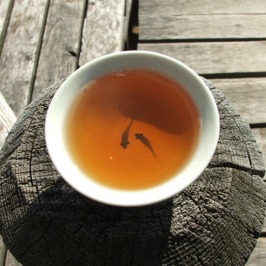 Это чашка с непальским чаем. Любой сразу скажет, что чай в чашке — непальский.