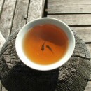 Щелкните, чтобы посмотреть: Это чашка с непальским чаем. Любой сразу скажет, что чай в чашке — непальский.